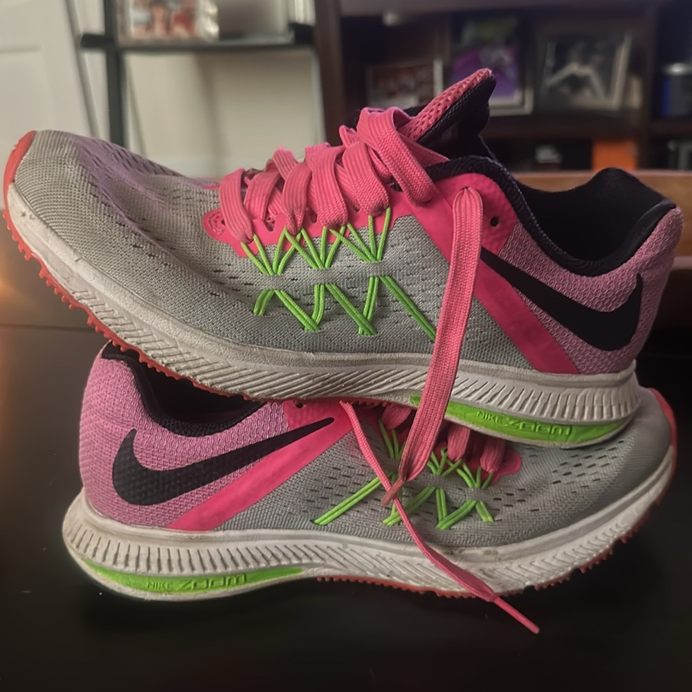 Nike Pink and Gray Sneakers with Mesh Design - Picture 4 of 7